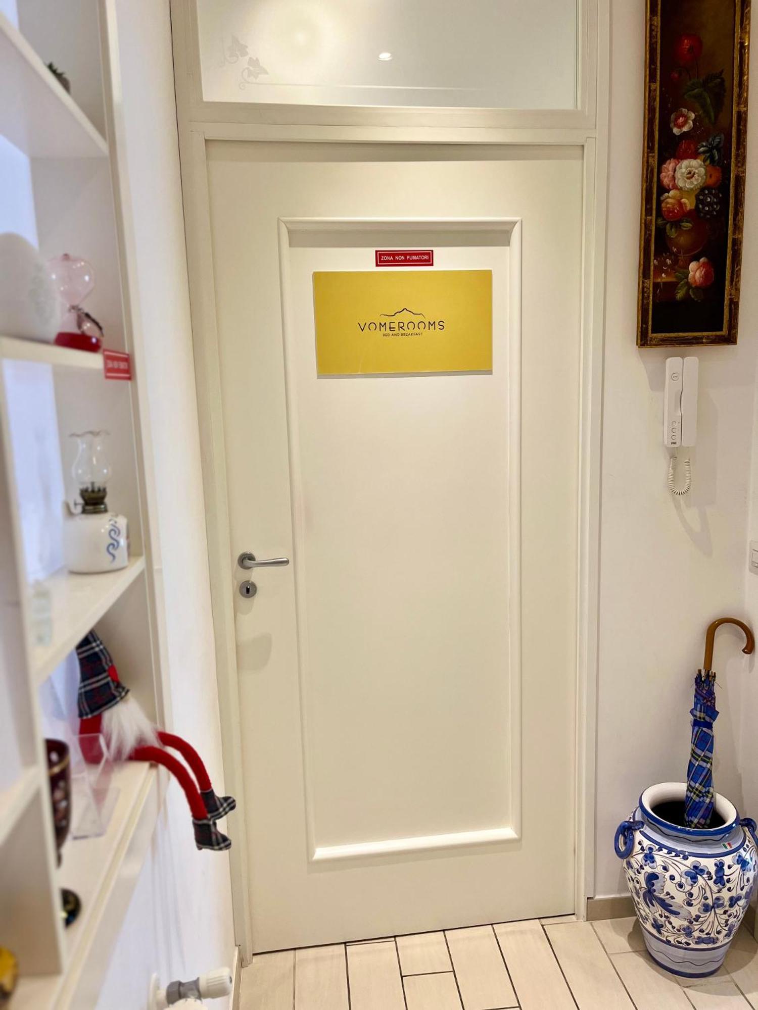 Vomerooms Nápoly Kültér fotó