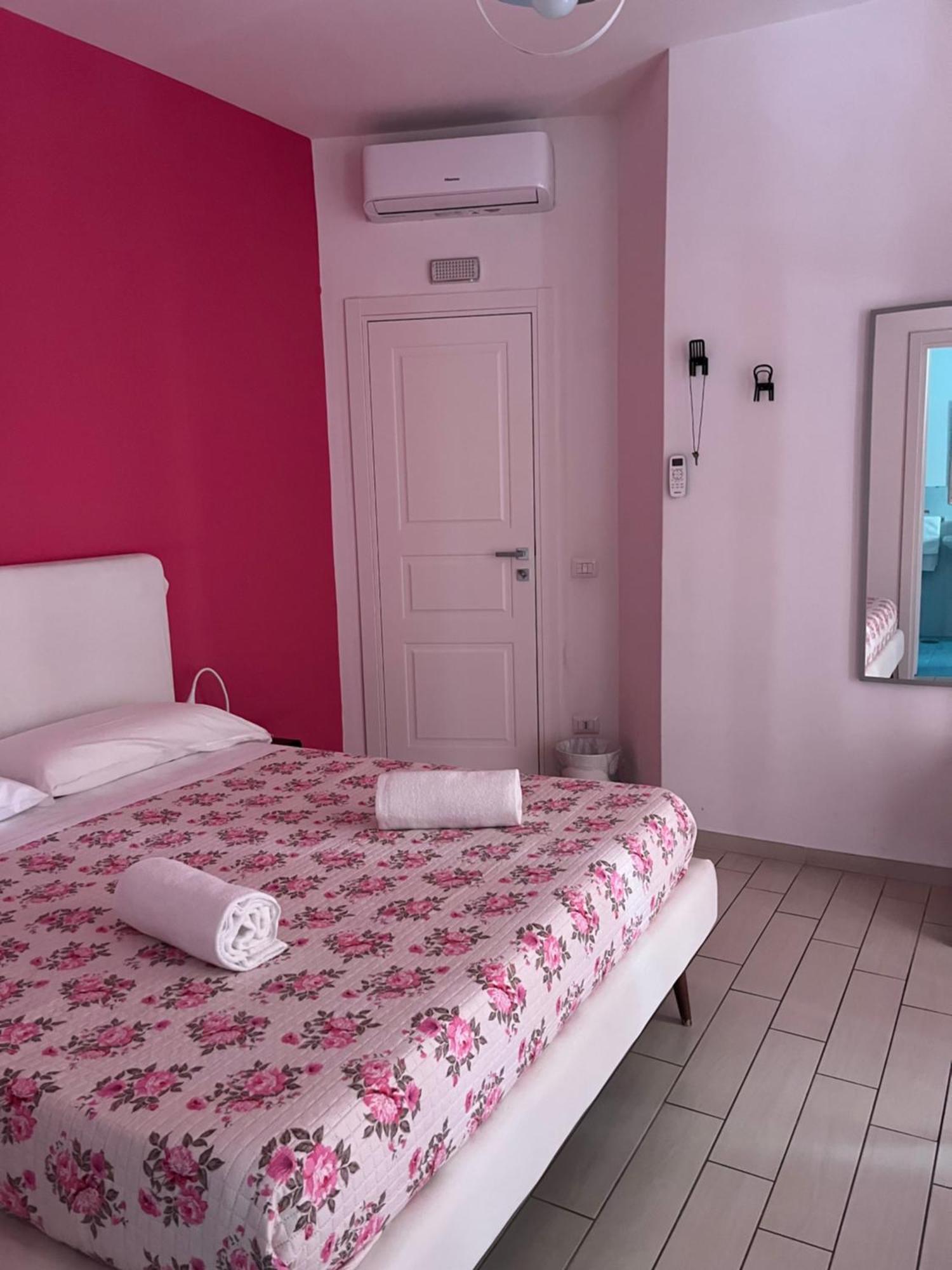 Vomerooms Nápoly Kültér fotó